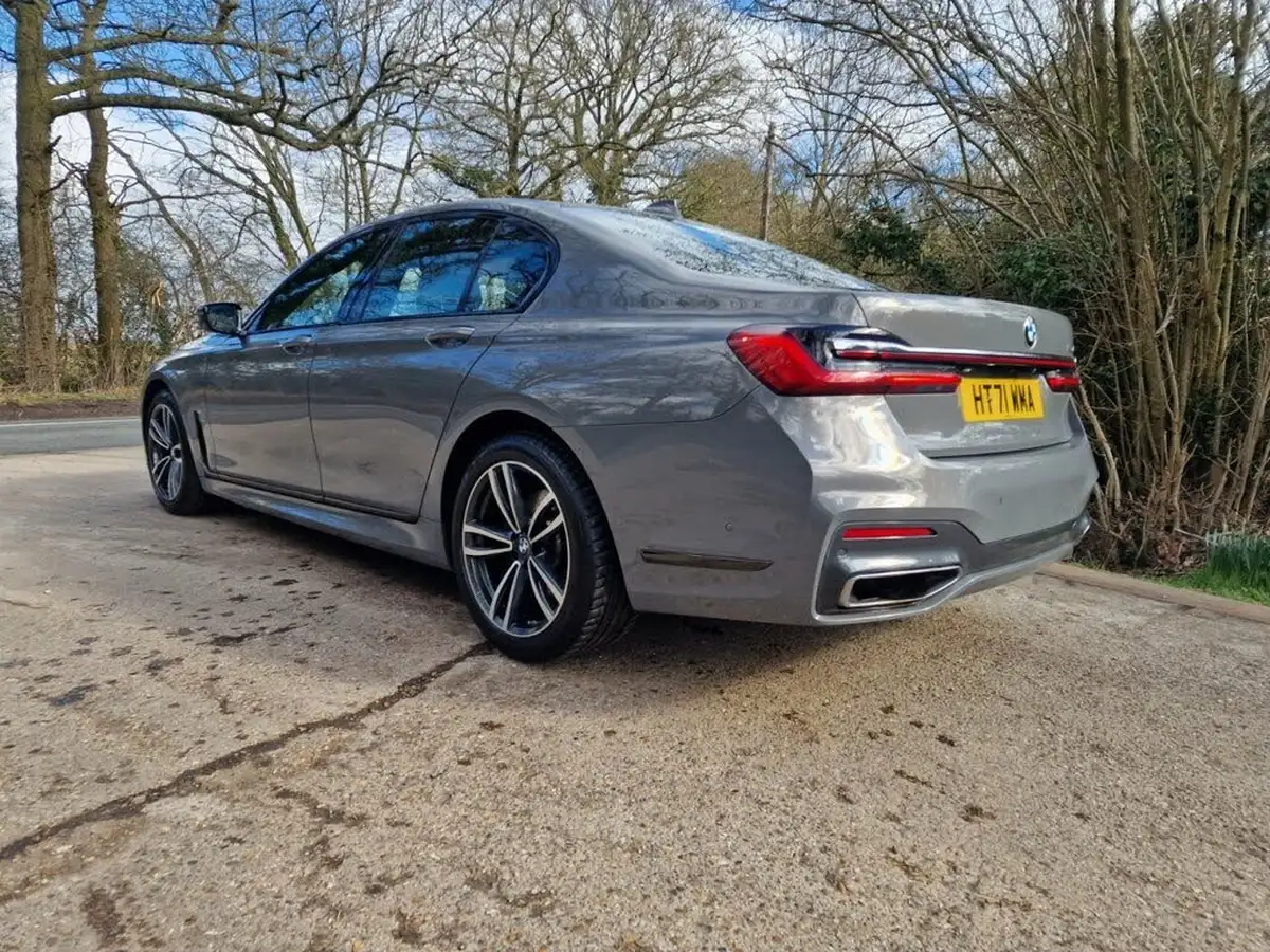 2022-bmw-7-series-30td-730d-m-sport-big-15