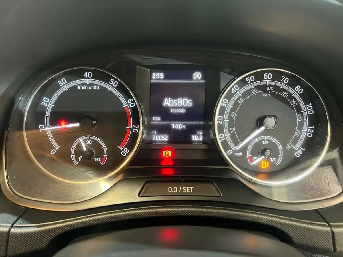 2020-skoda-fabia-10-tsi-se-109ps-estate-big-10