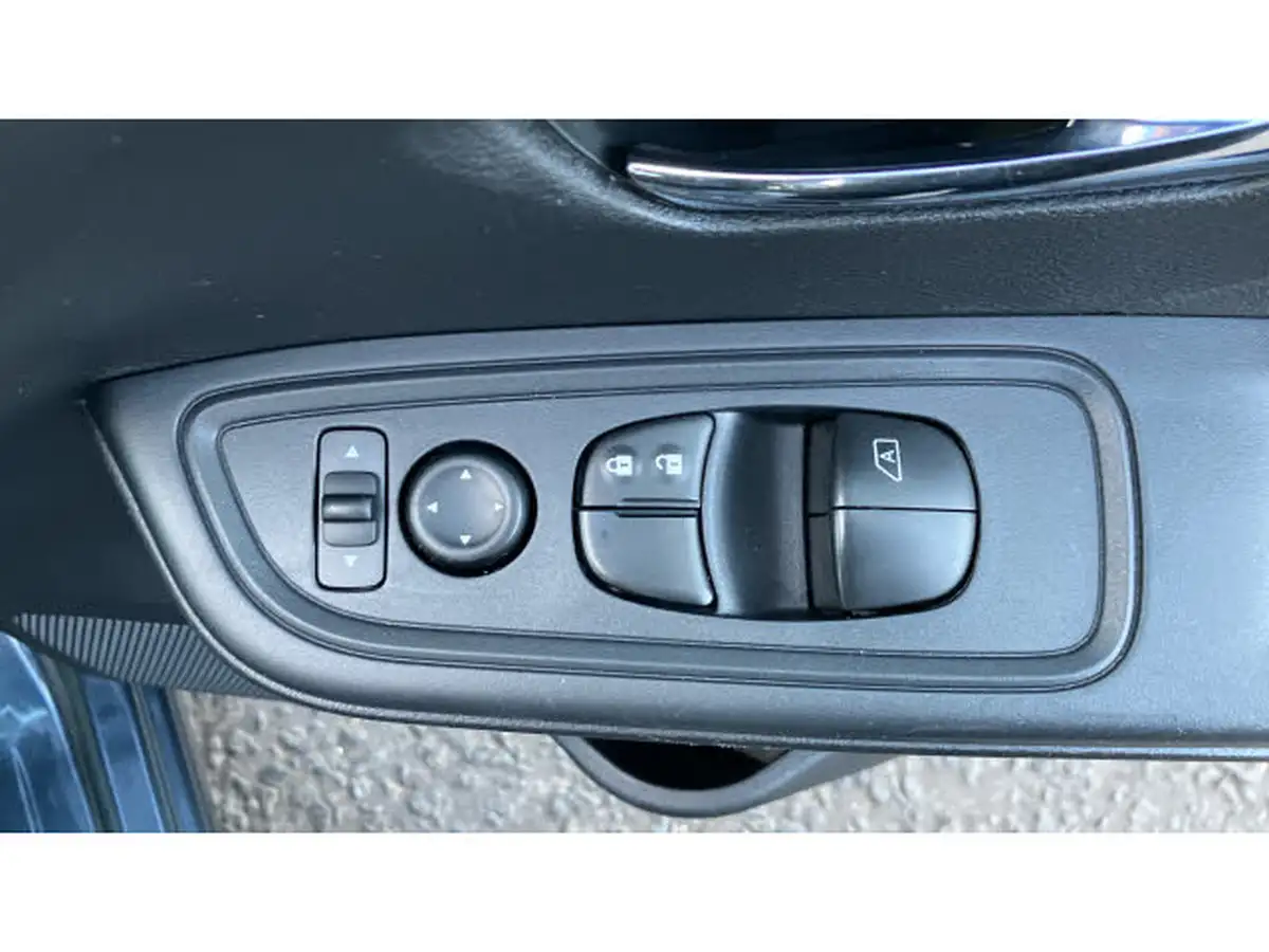 2021-nissan-micra-10-ig-t-acenta-big-27