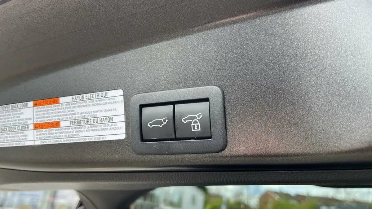 2023-toyota-yaris-cross-15-vvt-i-excel-awd-i-big-19