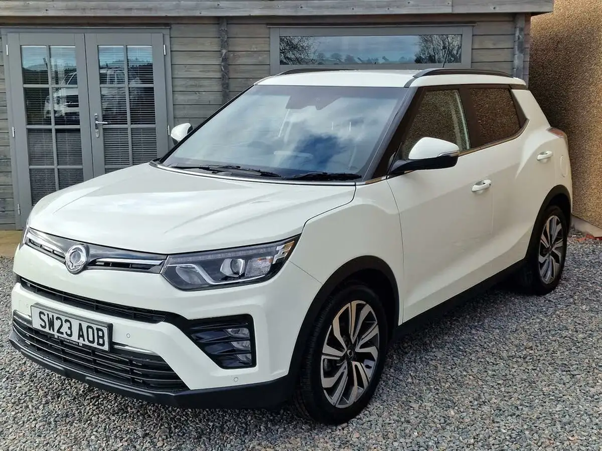 2023-kgm-ssangyong-tivoli-15-ultimate-auto-big-2
