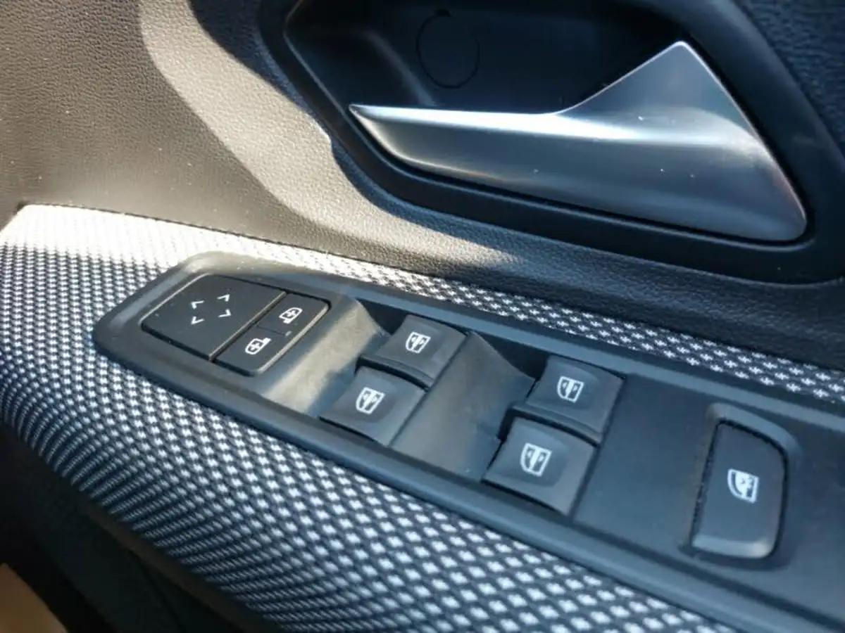 2022-dacia-sandero-10-tce-comfort-90bhp-big-18
