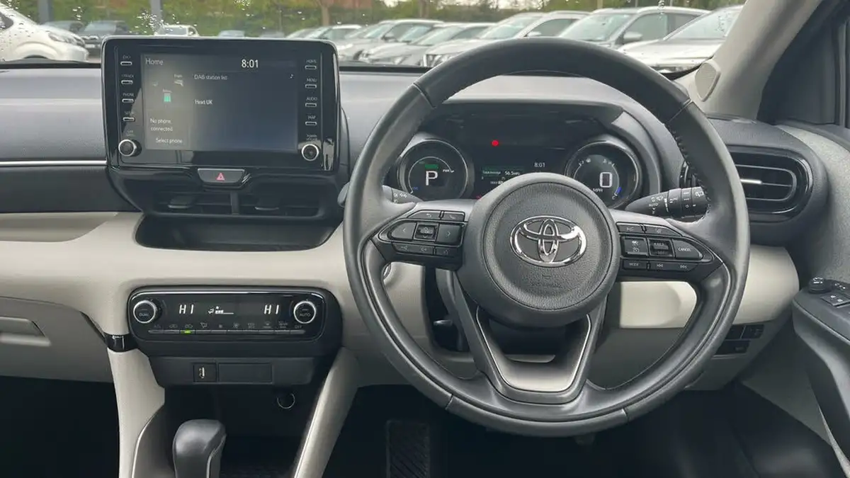 2022-toyota-yaris-15-vvt-i-excel-big-5