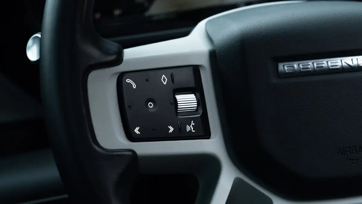 2023-land-rover-110-defender-30-d300-x-dynamic-hse-big-17