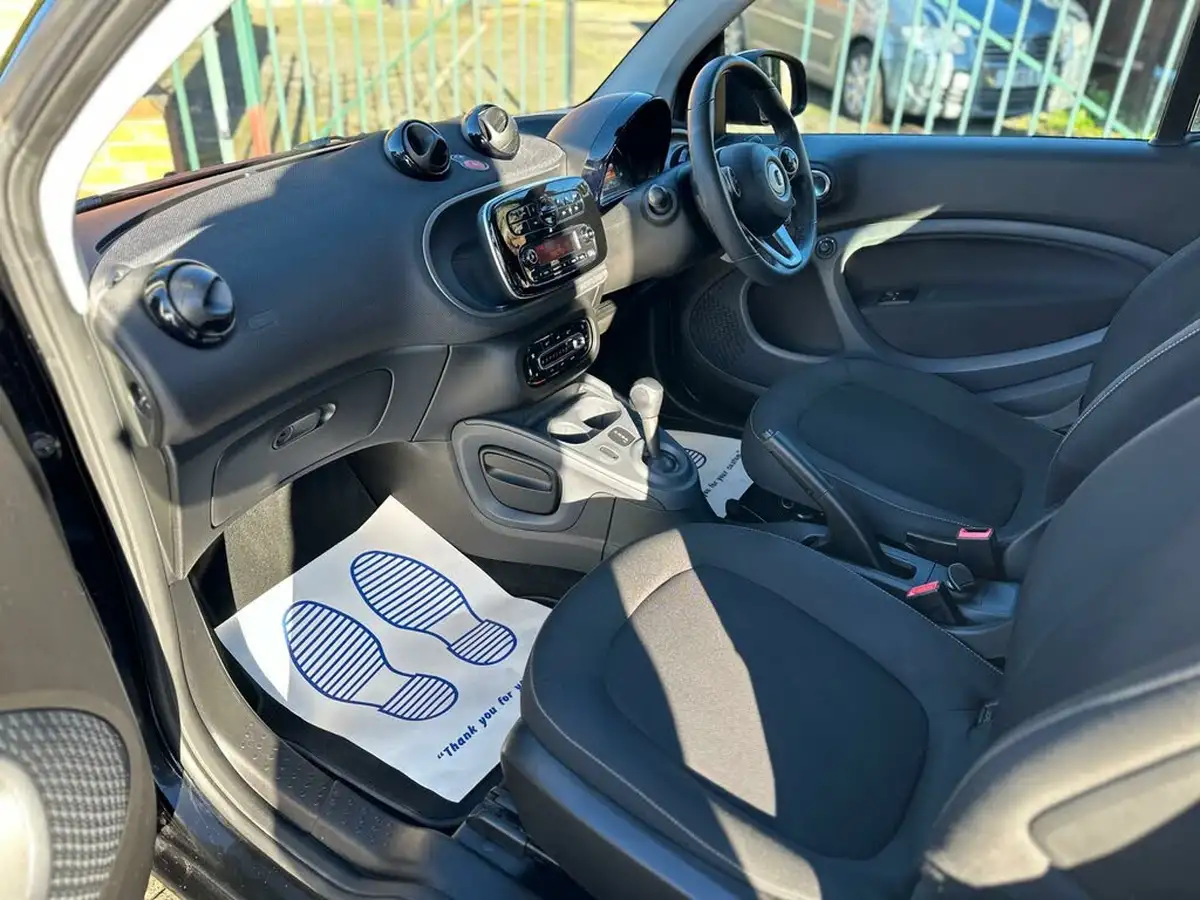 2016-smart-fortwo-10-passion-71bhp-ss-coupe-twinamic-big-20