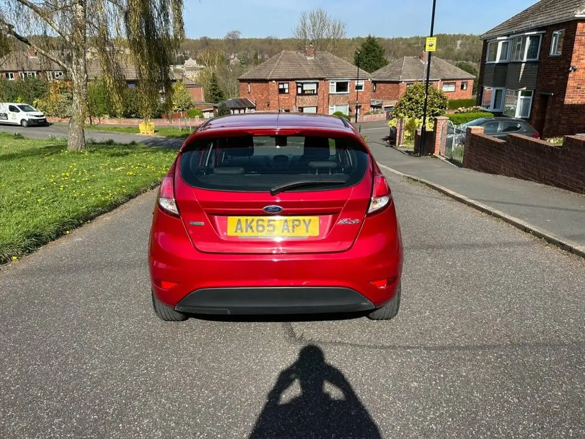 2015-ford-fiesta-10t-zetec-100ps-ecoboost-ss-5d-big-4