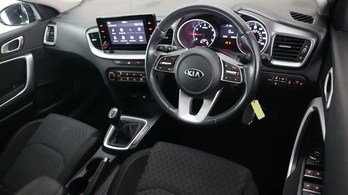 2021-kia-ceed-10-t-gdi-2-sportswagon-big-9