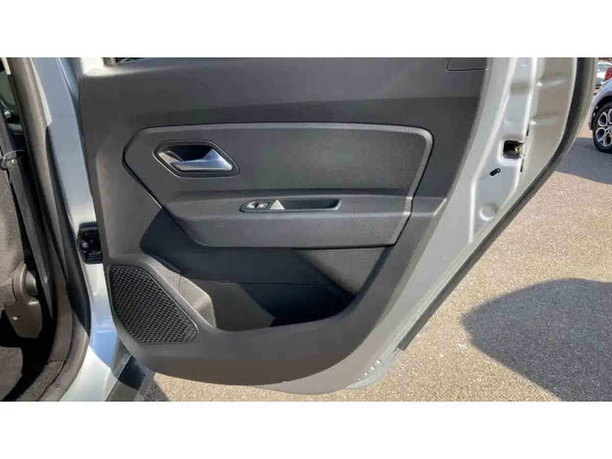 2022-dacia-duster-13-tce-prestige-150bhp-edc-big-25