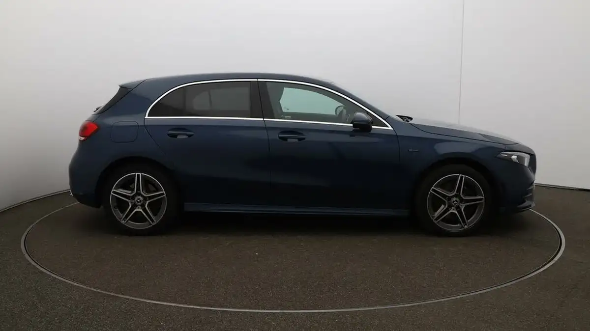 2021-mercedes-benz-a-class-13-a250e-amg-line-executive-hatchback-5d-big-42