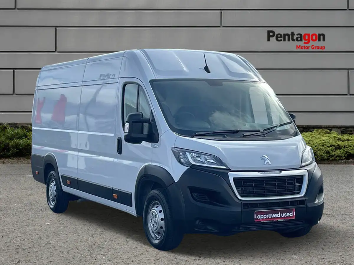 2023-peugeot-boxer-22-bluehdi-professional-premium-435-l4h2-big-0