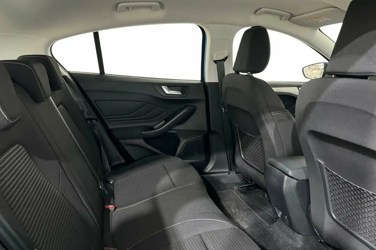 2022-ford-focus-10t-titanium-155ps-hybrid-mhev-hatchback-big-7
