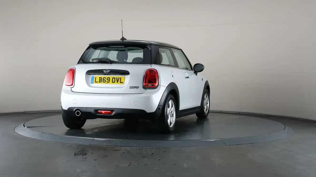 2019-mini-cooper-15-cooper-classic-hatchback-3d-auto-big-62