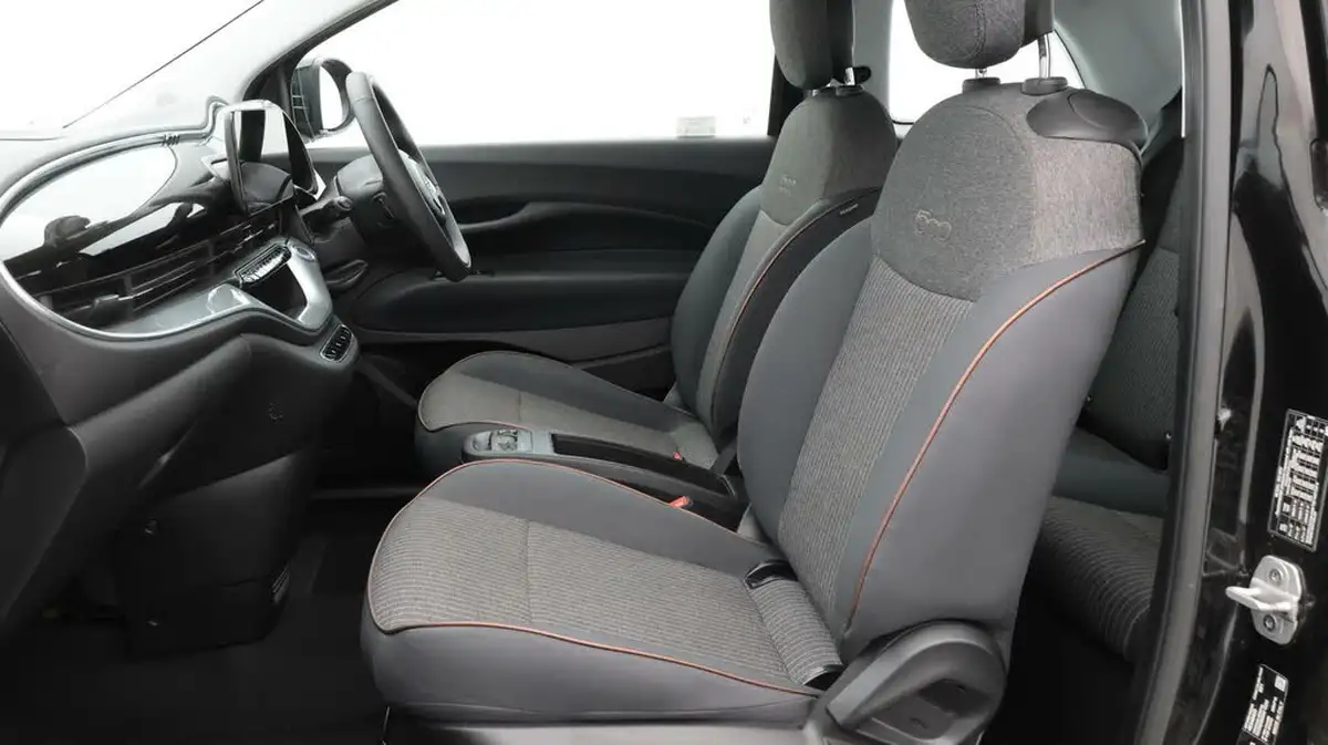 2022-fiat-500-e-icon-117bhp-big-14