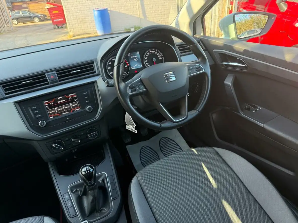2017-seat-ibiza-10-se-ss-hatchback-5d-big-28