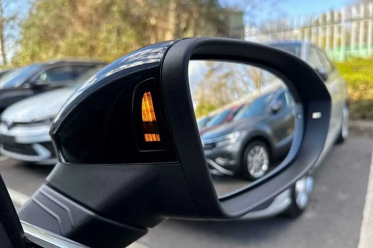 2022-volkswagen-golf-15-etsi-style-130ps-hatchback-big-23