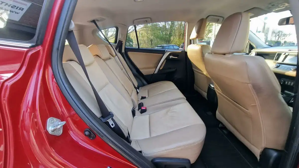 2014-toyota-rav4-20td-invincible-awd-big-12