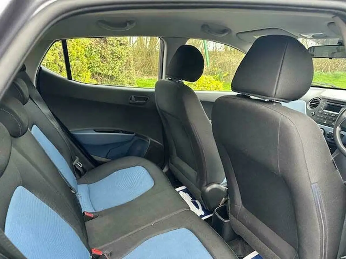 2015-hyundai-i10-12-se-auto-big-13