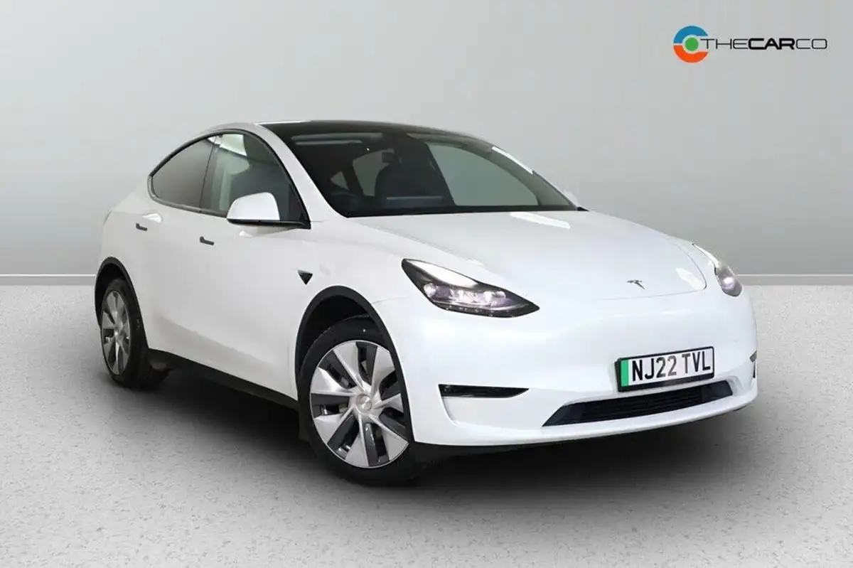 2022-tesla-model-y-e-long-range-big-0
