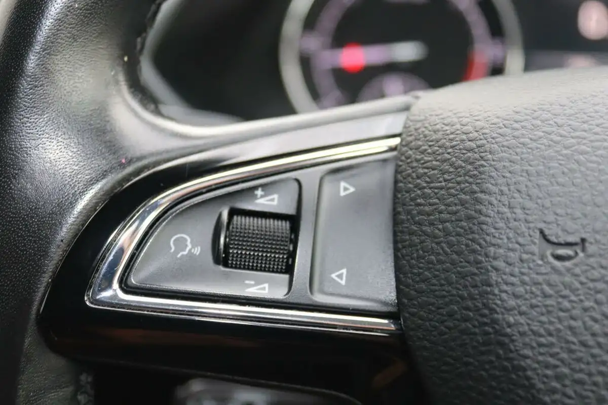 2019-skoda-superb-20tdi-se-l-executive-150ps-estate-dsg-big-25