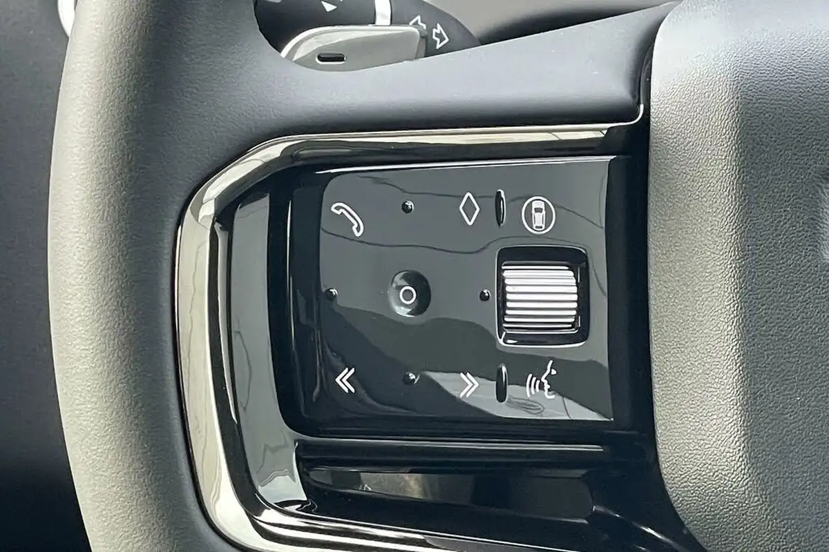 2024-land-rover-range-rover-evoque-15-p270e-dynamic-se-big-28