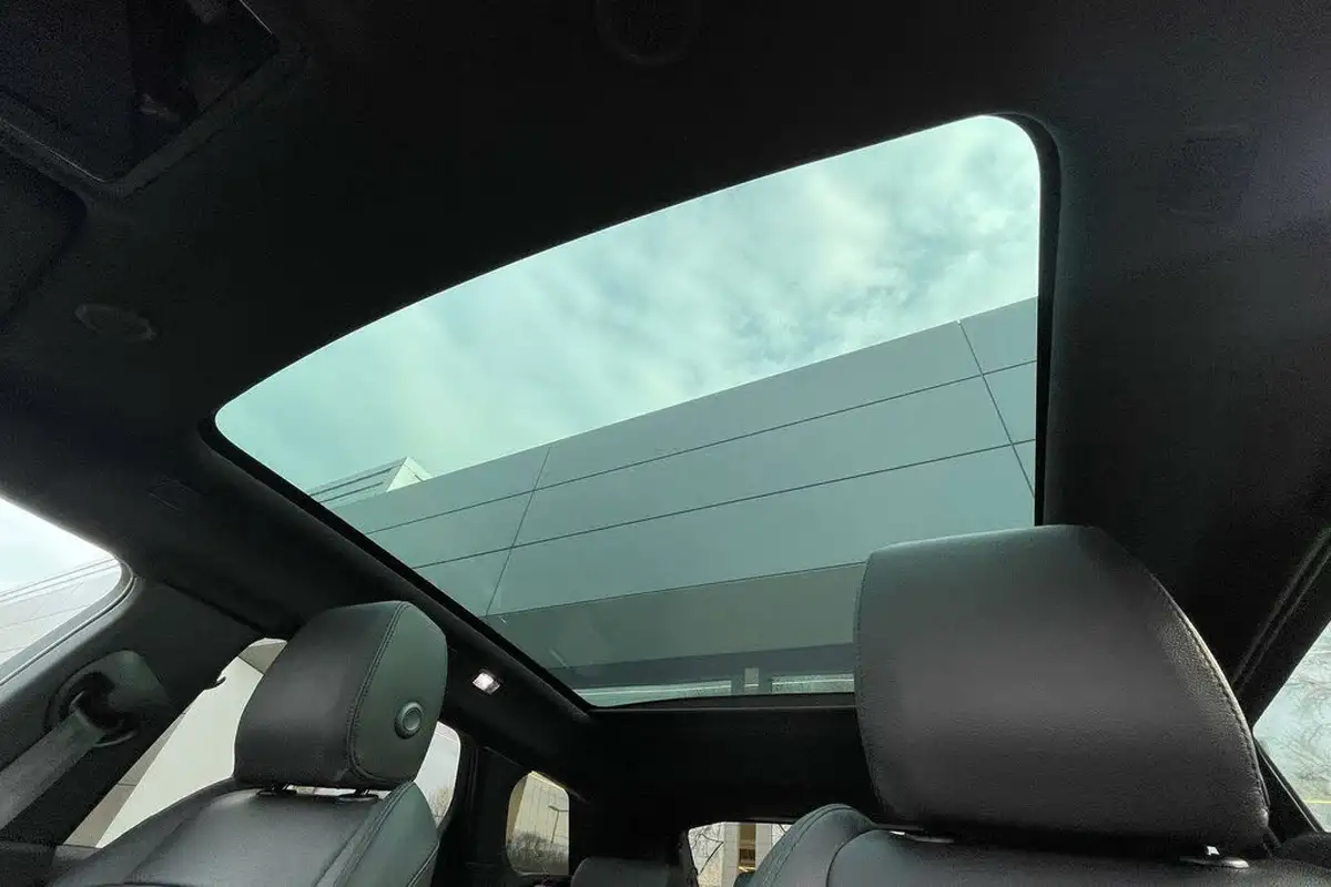 2024-land-rover-range-rover-evoque-15-p270e-dynamic-se-big-4