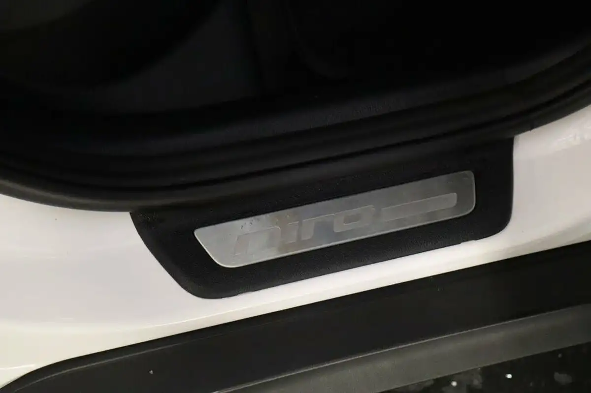 2021-kia-e-niro-ev-4-big-38