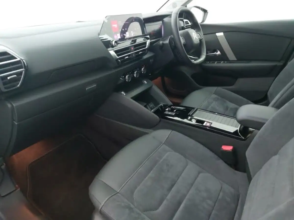 2023-citroen-c4-12-puretech-max-eat8-big-4