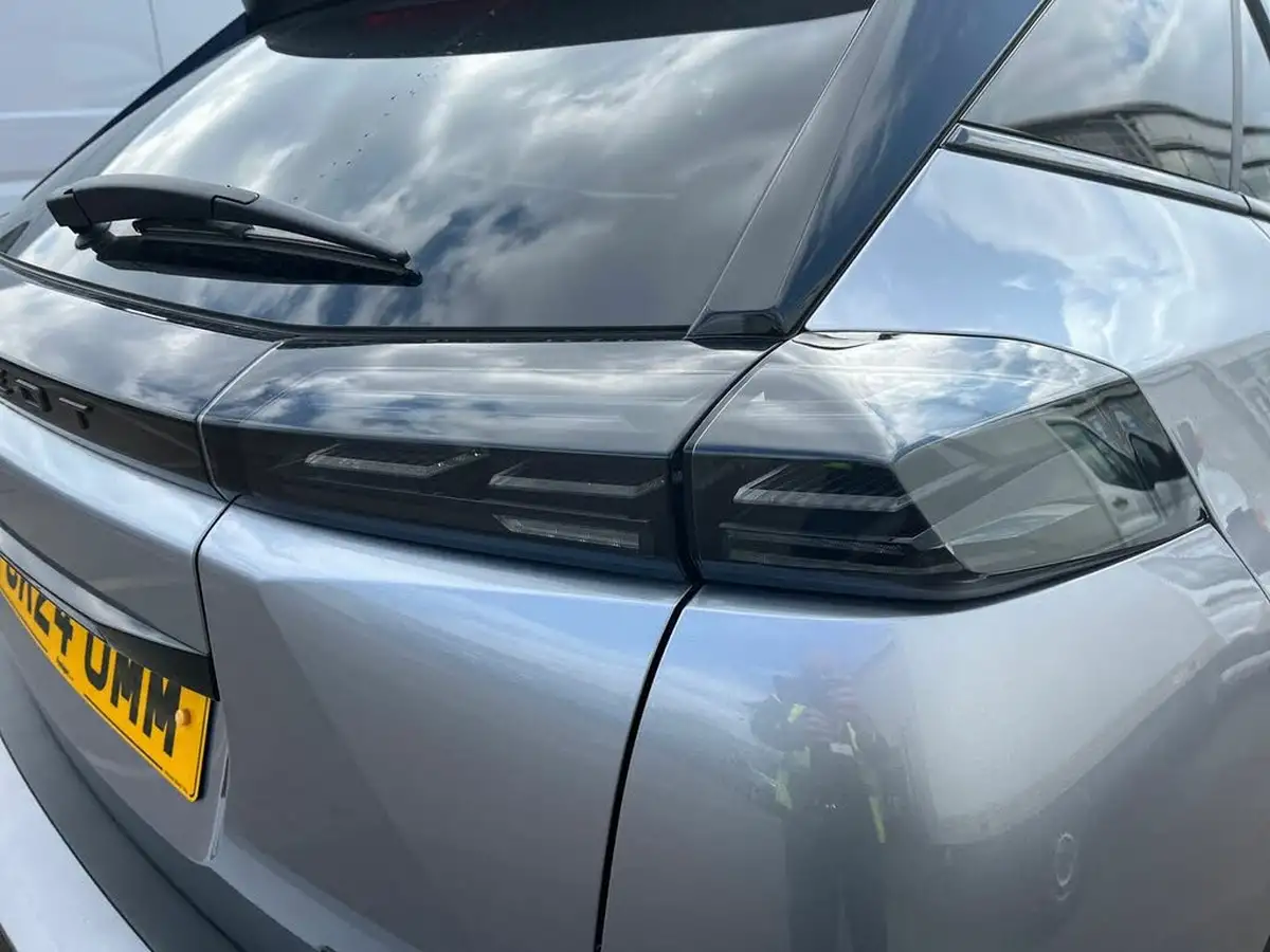 2024-peugeot-2008-suv-12-puretech-gt-130ps-eat8-big-15
