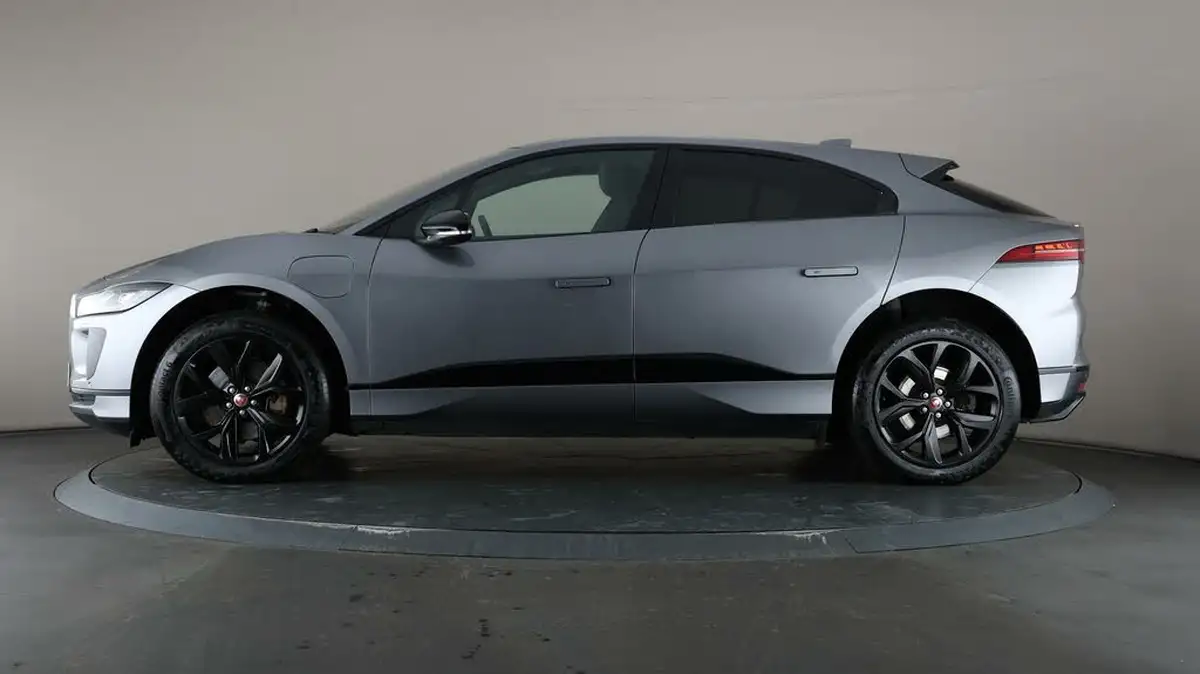 2021-jaguar-i-pace-ev400-black-big-30