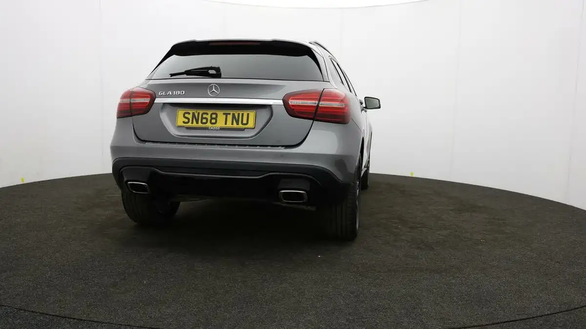 2019-mercedes-benz-gla-class-16-gla-180-urban-edition-ss-big-69