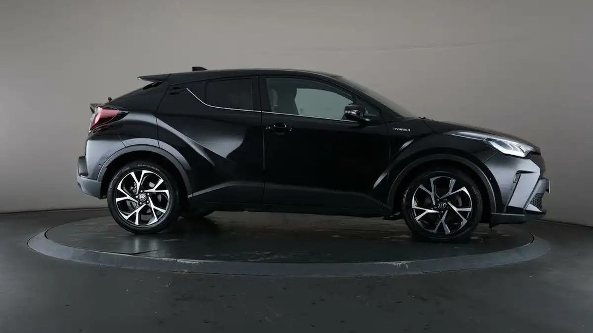 2021-toyota-c-hr-18-vvt-i-design-big-53