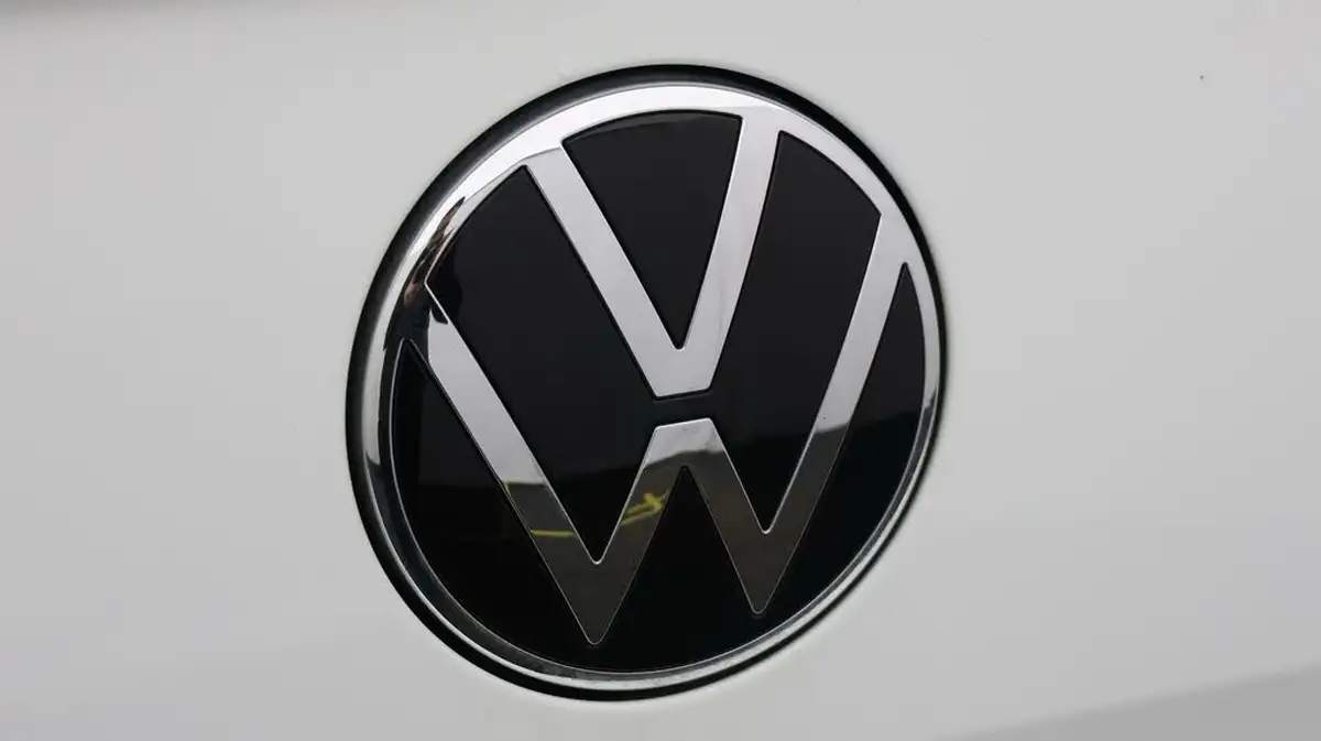2023-volkswagen-t-roc-15-tsi-r-line-hatchback-5d-dsg-big-19