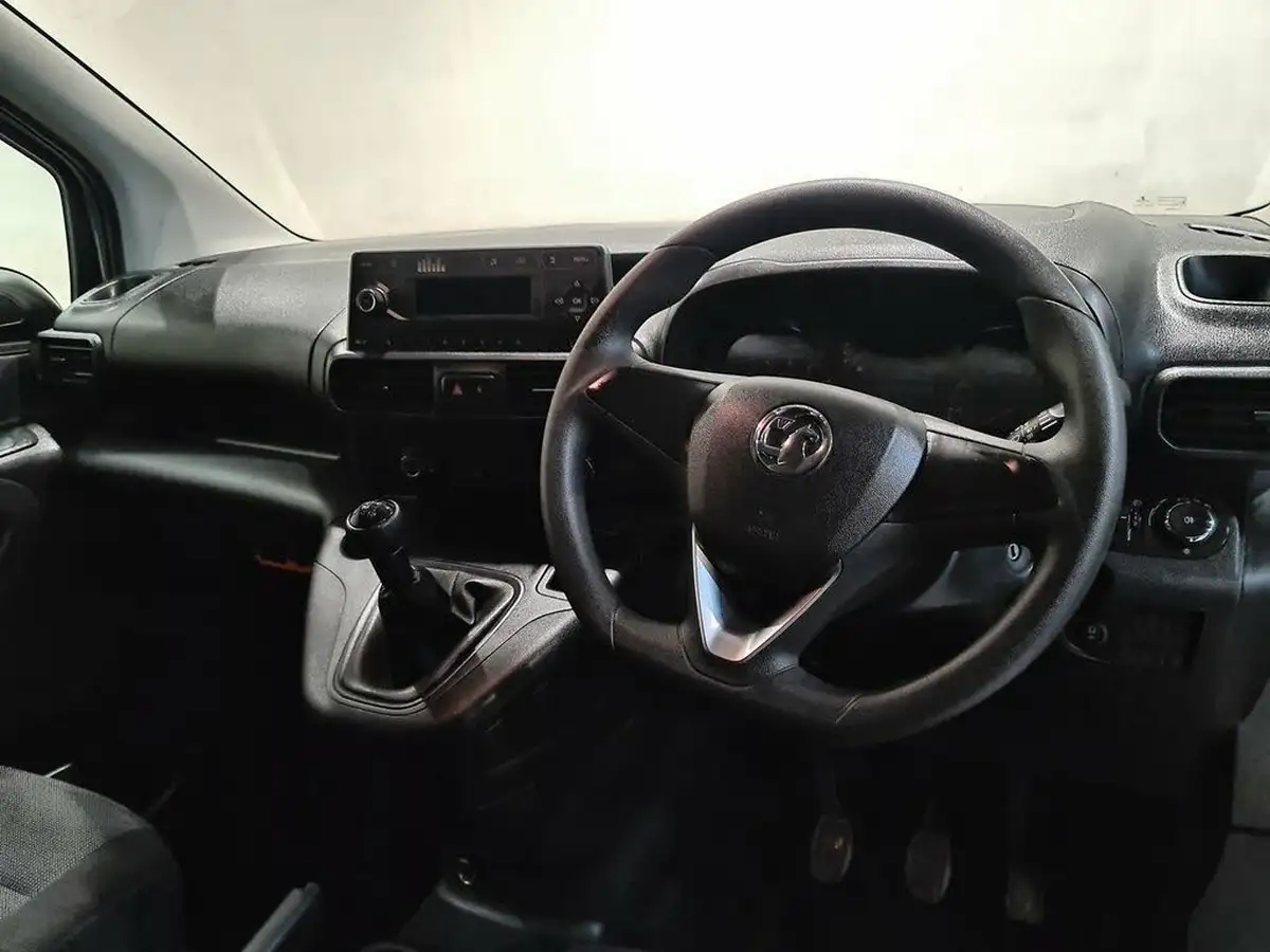 2021-vauxhall-combo-15cdti-edition-2000-100pseu6dt-big-13