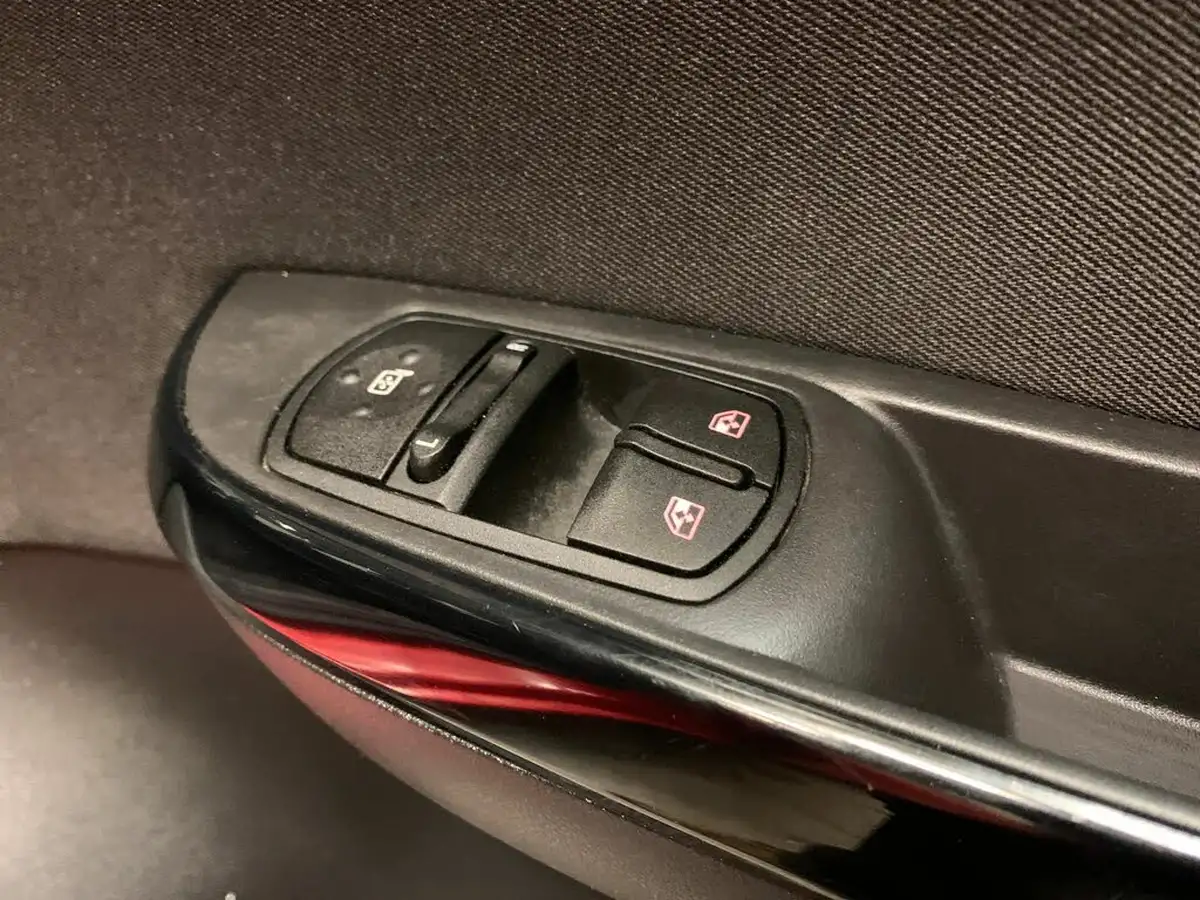 2019-vauxhall-corsa-14i-design-75ps-ecotec-5d-big-10