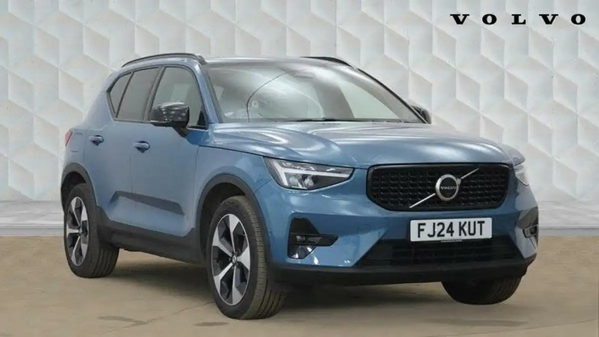 2024-volvo-xc40-20-b3-plus-big-0
