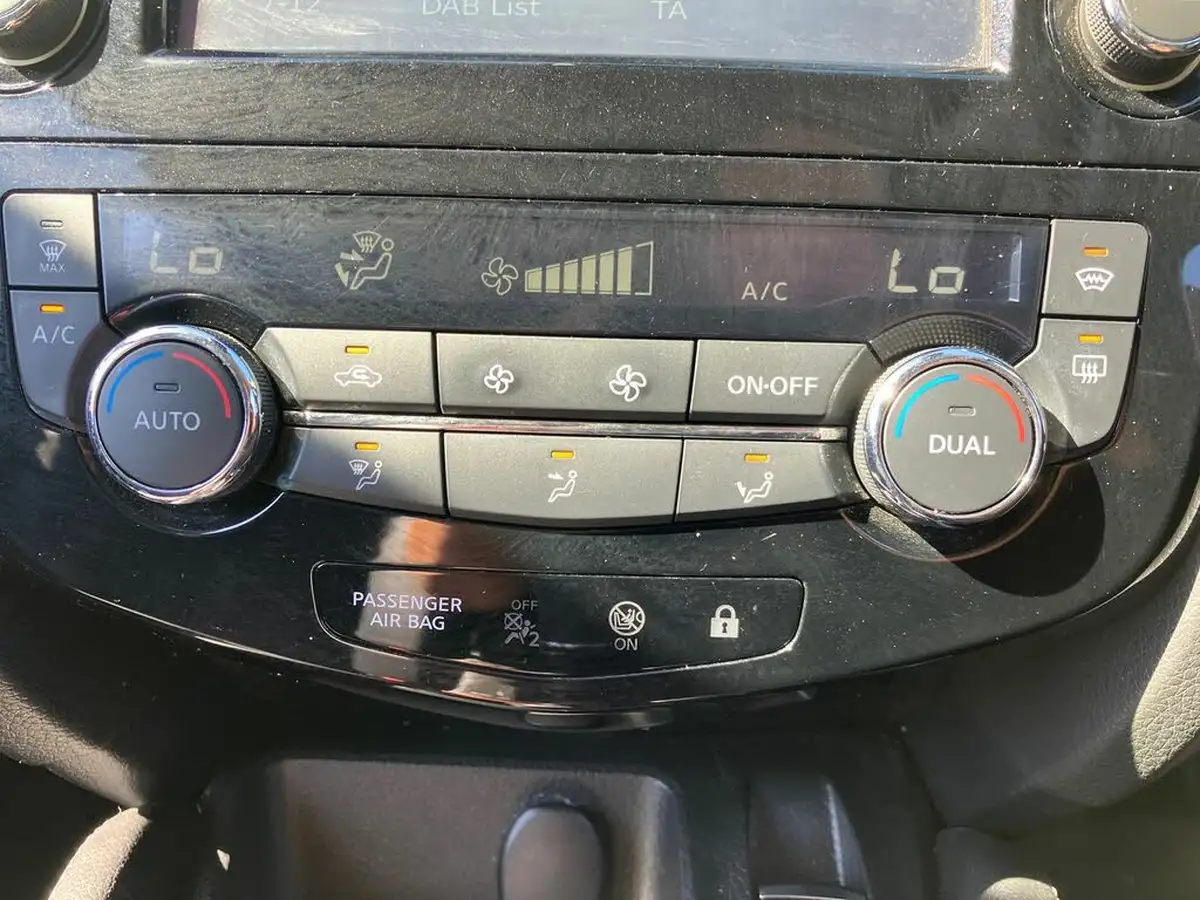 2018-nissan-qashqai-12-dig-t-tekna-big-11