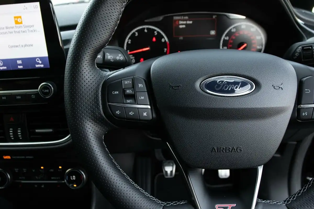 2020-ford-fiesta-15t-st-3-5d-big-18