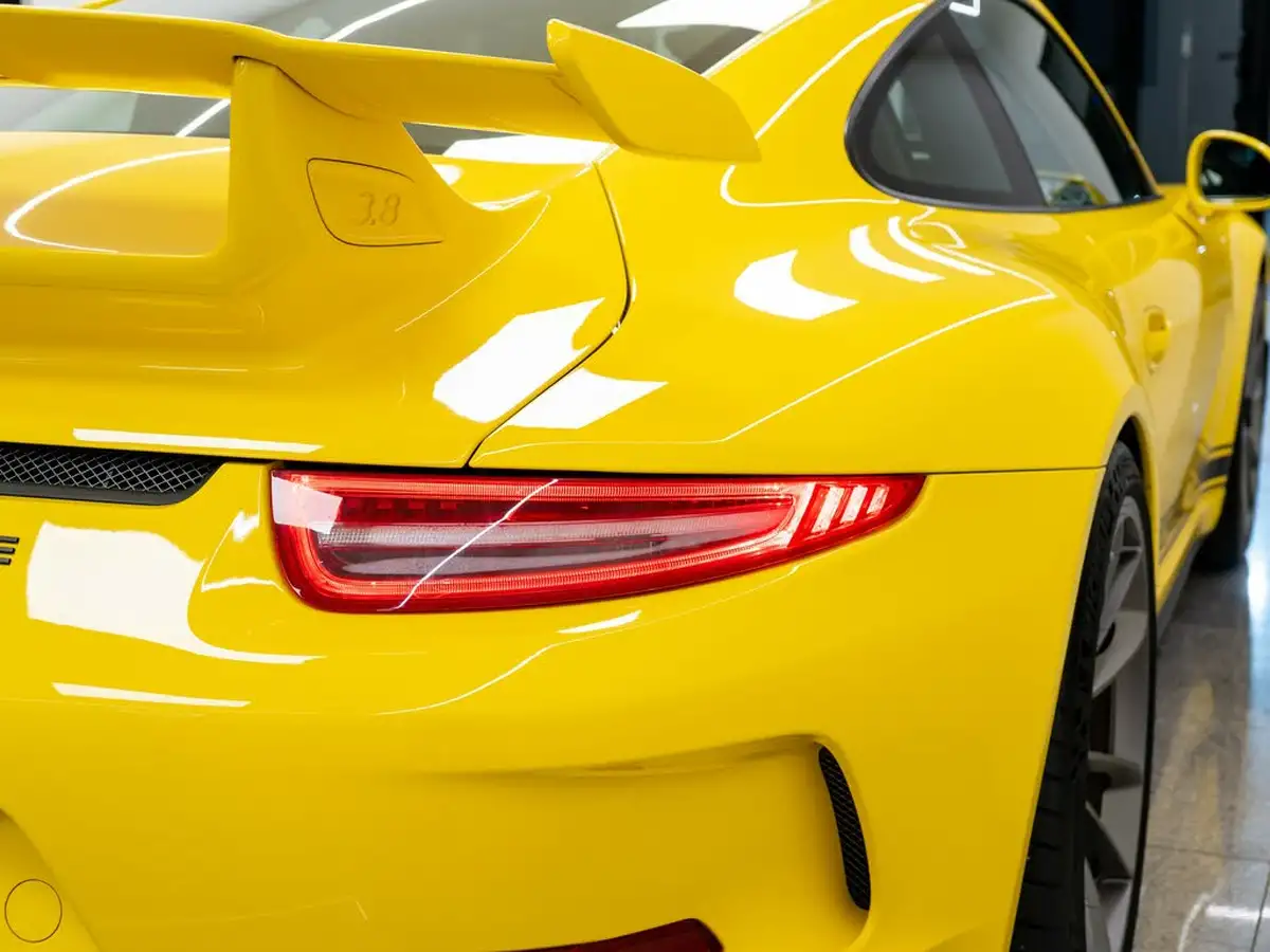 2014-porsche-911-38-gt3-big-11