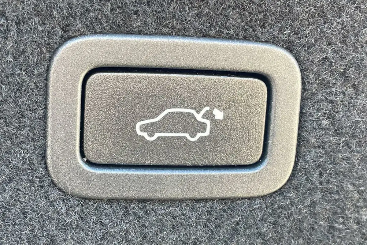 2021-jaguar-xf-20-p250-s-big-19