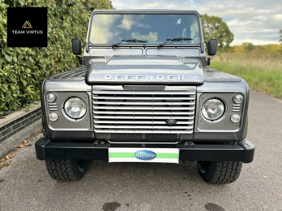2014-land-rover-110-defender-22td-county-crewcab-pickup-big-15