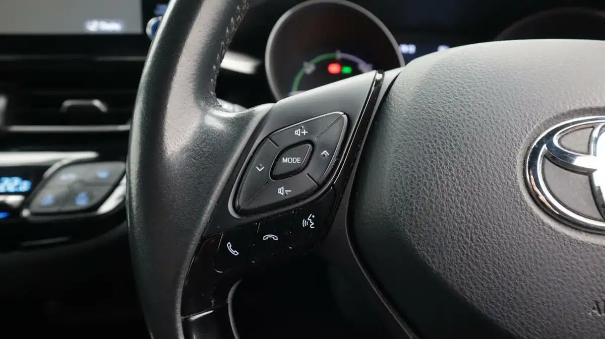 2022-toyota-c-hr-18-vvt-i-icon-big-26
