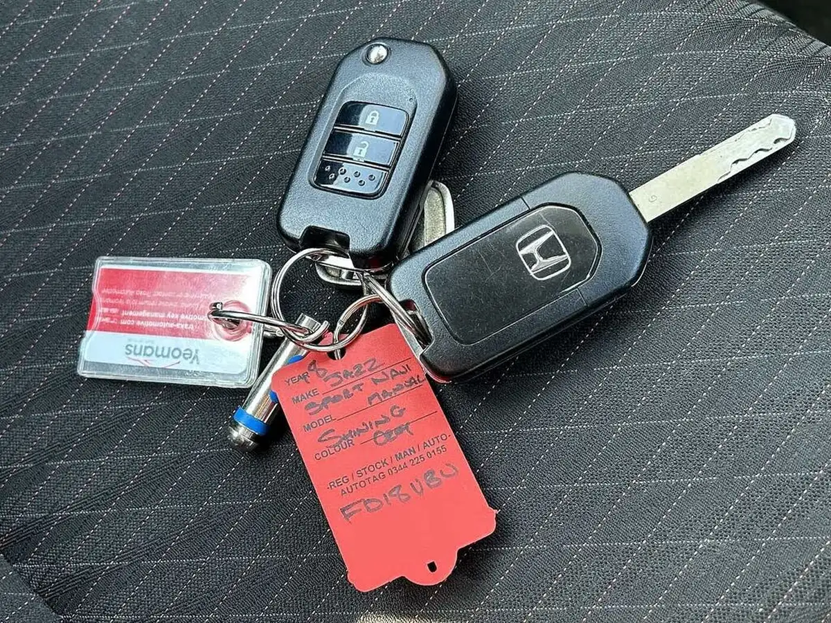 2018-honda-jazz-15-i-vtec-sport-navi-big-18