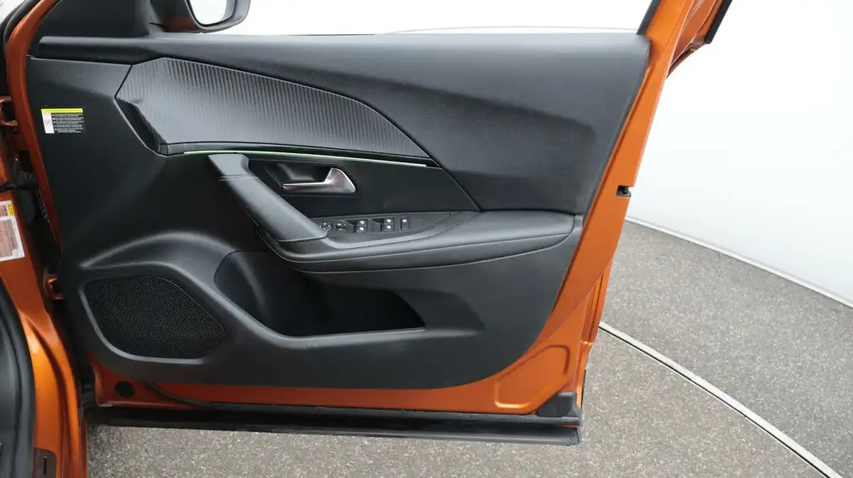 2021-peugeot-2008-suv-12-puretech-gt-premium-130bhp-big-15