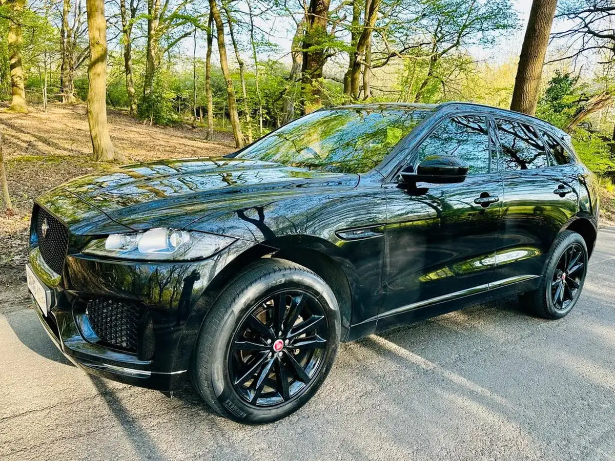 2021-jaguar-f-pace-20i-chequered-flag-big-29