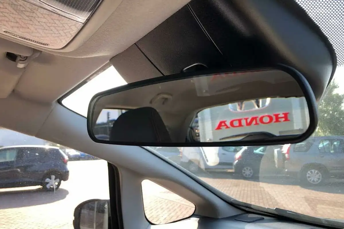 2018-honda-jazz-15-i-vtec-sport-navi-big-42