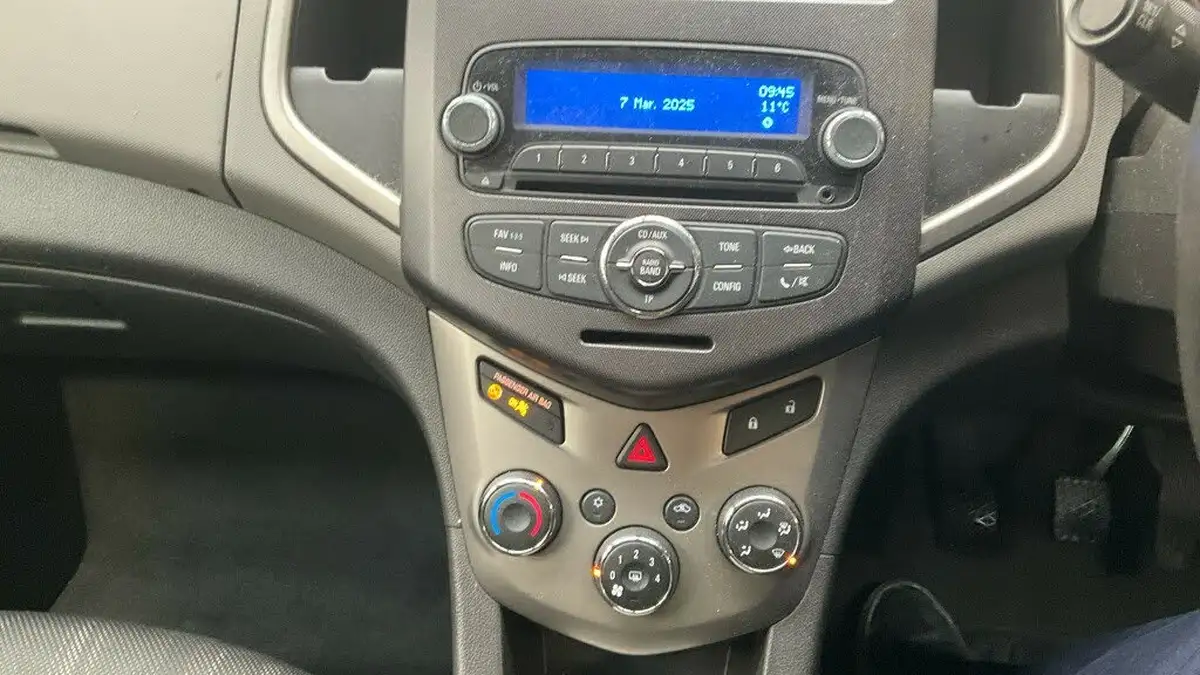 2012-chevrolet-aveo-14-ltz-99bhp-big-10