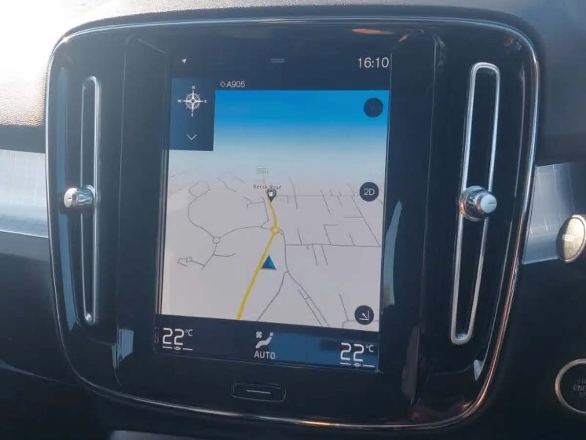 2022-volvo-xc40-15-t4-inscription-expression-big-10