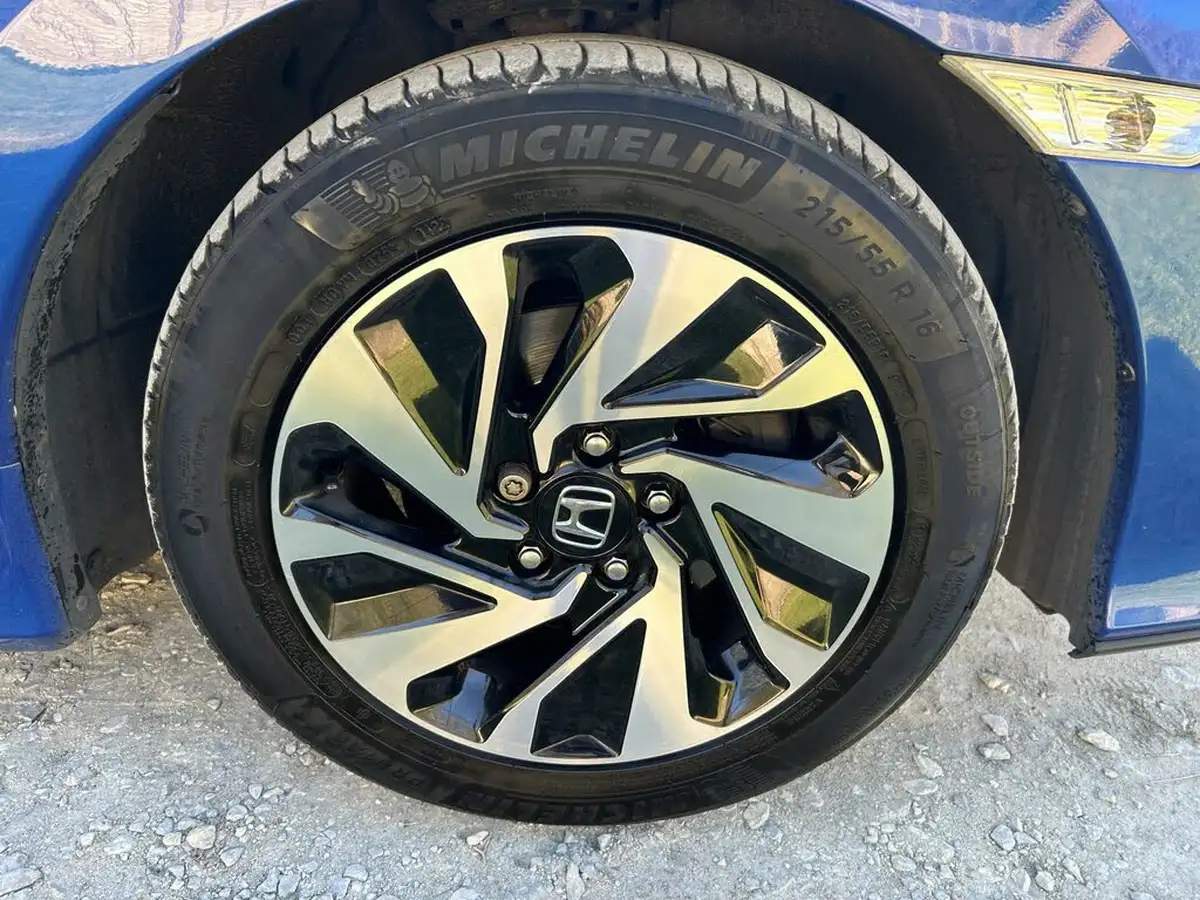 2019-honda-civic-16-i-dtec-se-hatchback-5d-big-30