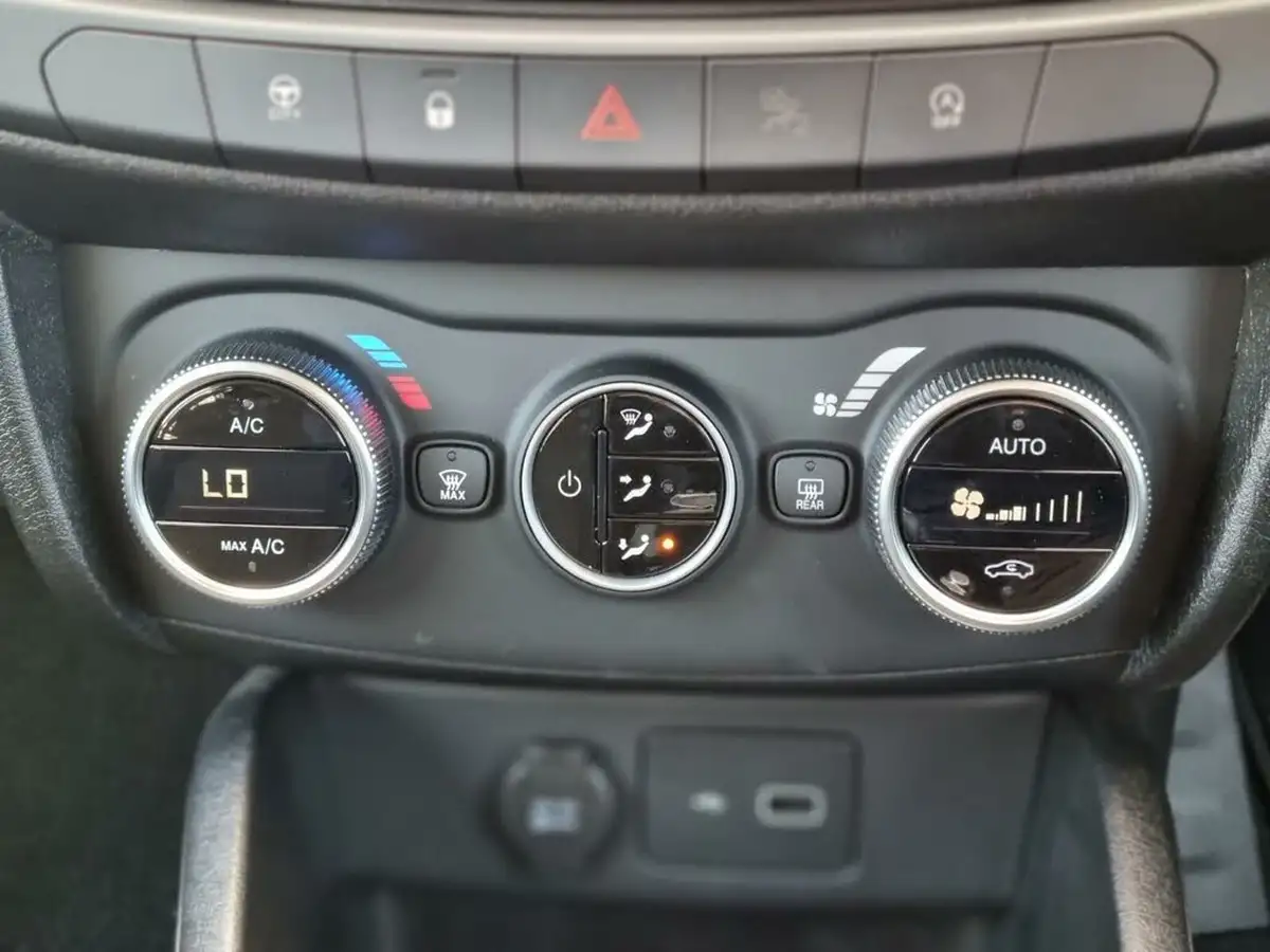 2023-fiat-tipo-10-red-big-26