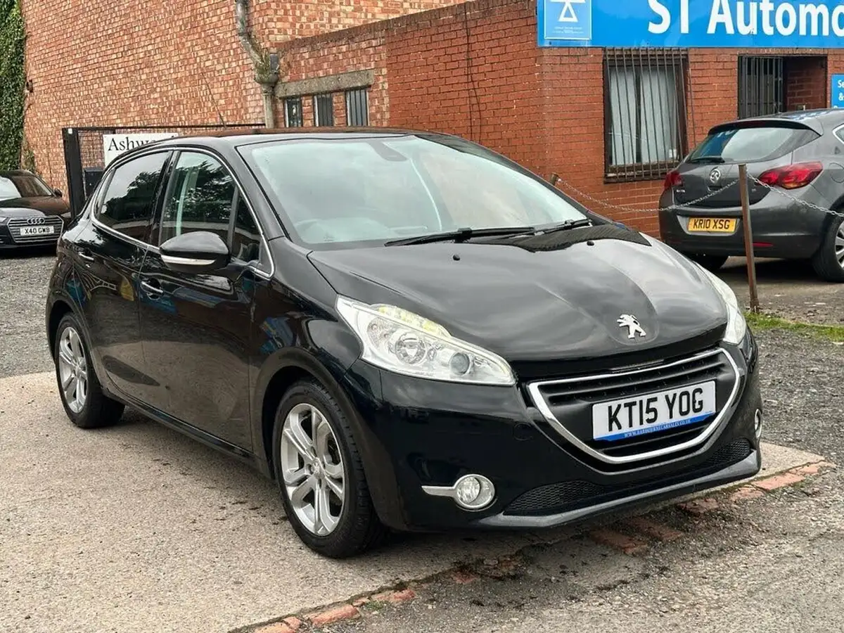 2014-peugeot-208-16td-allure-5d-big-30